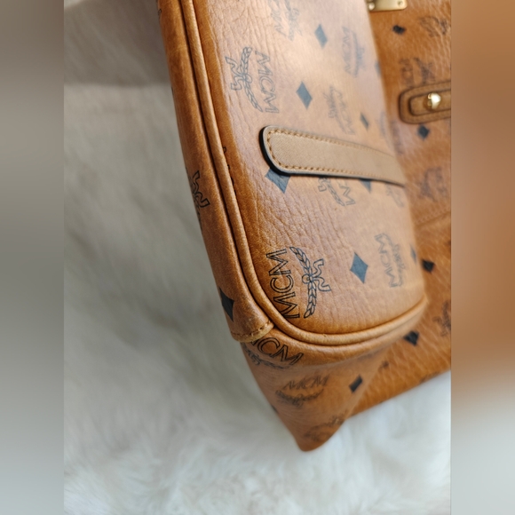 MCM Visetos Liz Reversible Tote Bag - Picture 4 of 11